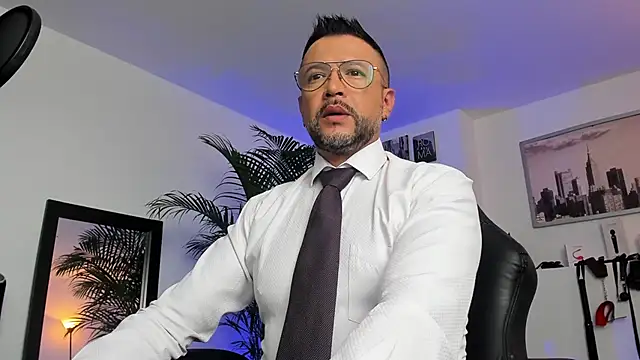 MrFrank tattoo online show from December 2024 02:58:02 PM