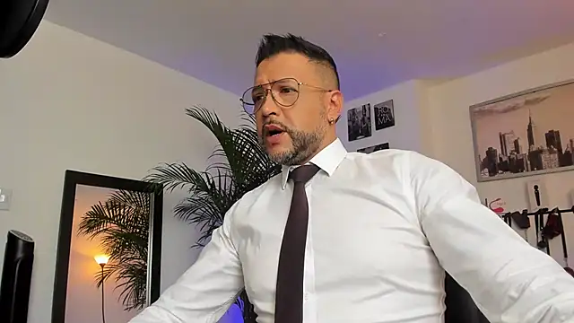 MrFrank tattoo online show from January 2025 01:21:02 PM