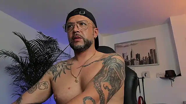 MrFrank tattoo online show from January 2025 10:11:02 PM