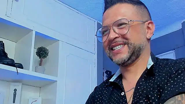 MrFrank tattoo online show from March 2025 06:56:02 PM