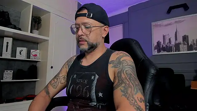 MrFrank tattoo online show from September 2025 11:42:02 PM