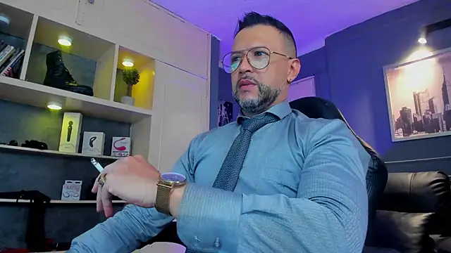 MrFrank tattoo online show from November 2025 01:33:02 PM