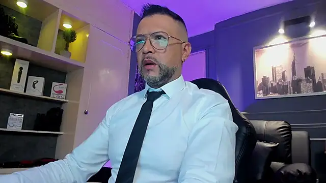 MrFrank tattoo online show from December 2025 11:17:01 AM