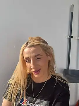 Strongqueen online show from May 2026 05:55:02 PM