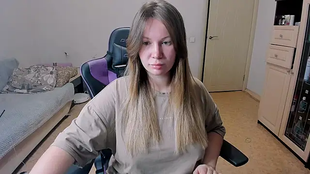 Snapshot of stella_vestal chatting on November 2025 05:53:01 PM stella vestal online show from November 2025 05:53:01 PM