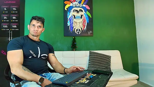 Snapshot of GendersonFit chatting on November 2025 10:32:01 PM GendersonFit online show from November 2025 10:32:01 PM