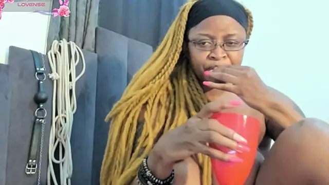 Snapshot of CuteBustyBabes chatting on December 2024 12:42:01 PM CuteBustyBabes online show from December 2024 12:42:01 PM