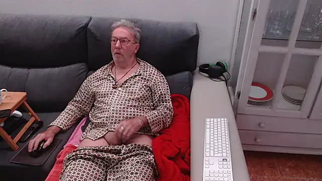 Snapshot of Nudelschwanz chatting on February 2025 05:09:02 AM Nudelschwanz online show from February 2025 05:09:02 AM