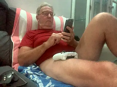 Snapshot of Nudelschwanz chatting on October 2025 05:40:02 PM Nudelschwanz online show from October 2025 05:40:02 PM