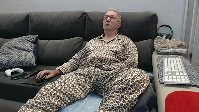 Snapshot of Nudelschwanz chatting on February 2026 05:44:02 AM Nudelschwanz online show from February 2026 05:44:02 AM