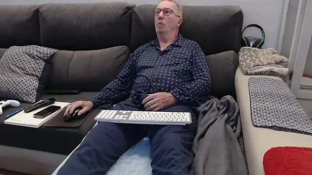 Snapshot of Nudelschwanz chatting on February 2026 07:14:02 AM Nudelschwanz online show from February 2026 07:14:02 AM