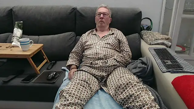 Snapshot of Nudelschwanz chatting on March 2026 06:25:02 AM Nudelschwanz online show from March 2026 06:25:02 AM