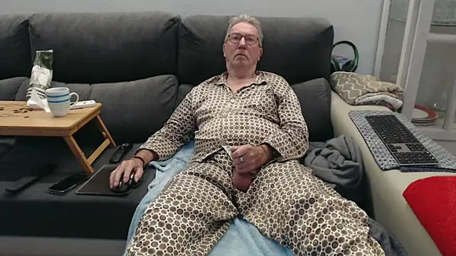 Snapshot of Nudelschwanz chatting on March 2026 07:15:01 AM Nudelschwanz online show from March 2026 07:15:01 AM