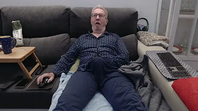 Snapshot of Nudelschwanz chatting on March 2026 06:41:02 AM Nudelschwanz online show from March 2026 06:41:02 AM