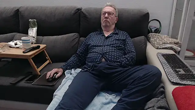 Snapshot of Nudelschwanz chatting on March 2026 06:09:02 AM Nudelschwanz online show from March 2026 06:09:02 AM