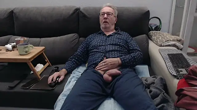 Snapshot of Nudelschwanz chatting on March 2026 05:58:02 AM Nudelschwanz online show from March 2026 05:58:02 AM