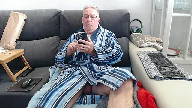 Snapshot of Nudelschwanz chatting on March 2026 10:37:01 AM Nudelschwanz online show from March 2026 10:37:01 AM