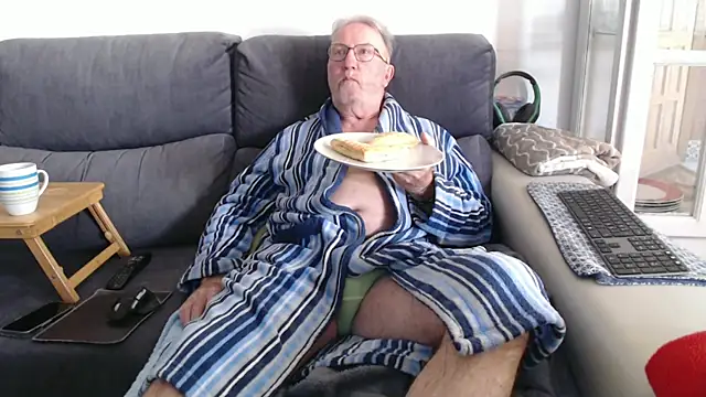 Snapshot of Nudelschwanz chatting on April 2026 01:01:01 PM Nudelschwanz online show from April 2026 01:01:01 PM