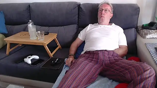 Nudelschwanz online show from May 2026 01:37:02 PM