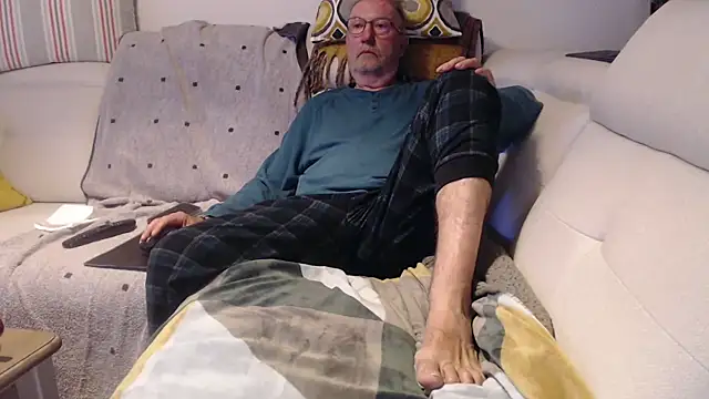 Nudelschwanz online show from May 2026 03:26:01 AM