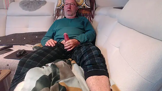Nudelschwanz online show from May 2026 04:07:02 AM