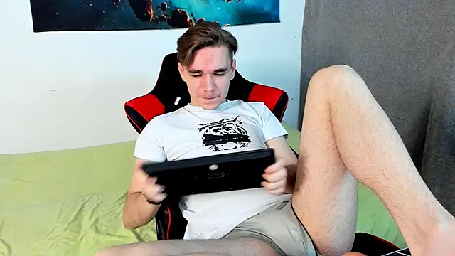 Snapshot of LetsDoSomethingFun chatting on February 2025 11:11:01 PM LetsDoSomethingFun online show from February 2025 11:11:01 PM