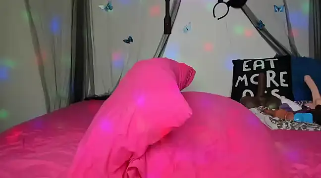 ThickAssRena online show from January 2025 04:00:01 AM