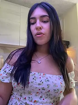 Snapshot of DaphneUwu chatting on December 2024 05:44:01 PM DaphneUwu online show from December 2024 05:44:01 PM