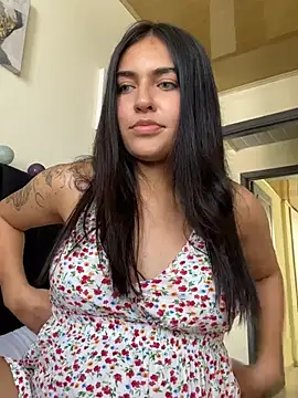 Snapshot of DaphneUwu chatting on January 2025 04:08:01 PM DaphneUwu online show from January 2025 04:08:01 PM