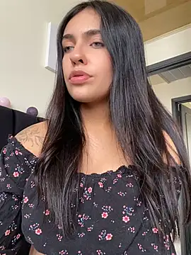 Snapshot of DaphneUwu chatting on February 2025 07:05:02 PM DaphneUwu online show from February 2025 07:05:02 PM