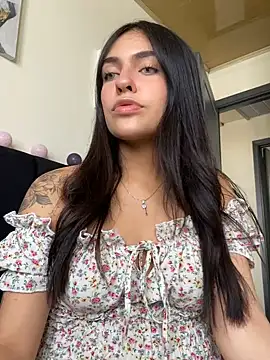 Snapshot of DaphneUwu chatting on March 2025 02:45:02 PM DaphneUwu online show from March 2025 02:45:02 PM