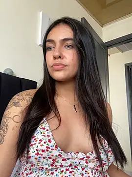 Snapshot of DaphneUwu chatting on March 2025 08:04:01 PM DaphneUwu online show from March 2025 08:04:01 PM