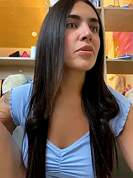 Snapshot of DaphneUwu chatting on September 2025 01:27:01 AM DaphneUwu online show from September 2025 01:27:01 AM