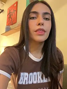 Snapshot of DaphneUwu chatting on October 2025 12:55:01 AM DaphneUwu online show from October 2025 12:55:01 AM