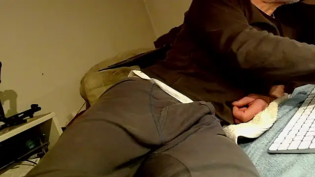 mike30nbg online show from December 2024 09:01:01 PM