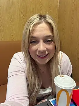 CherryAuroraa online show from February 2026 01:18:01 PM