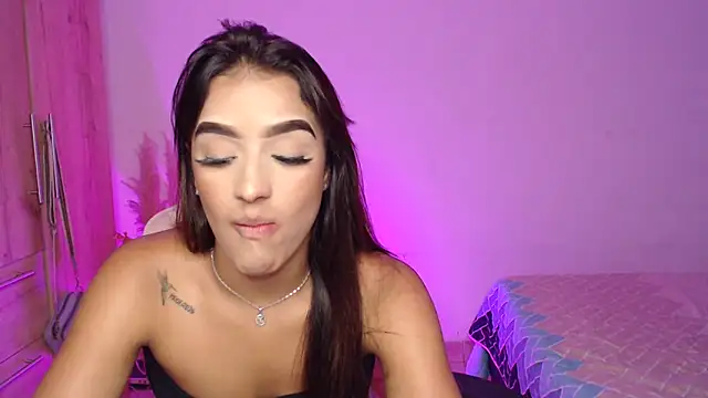 Snapshot of GiltRosebush chatting on January 2025 11:14:01 PM GiltRosebush online show from January 2025 11:14:01 PM