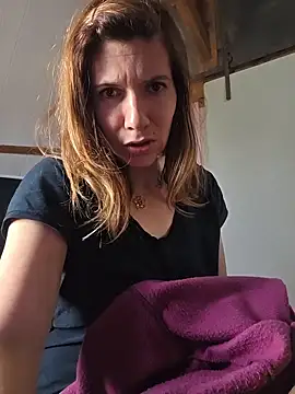 Snapshot of Lina_lou4 chatting on January 2026 02:33:02 PM Lina lou4 online show from January 2026 02:33:02 PM