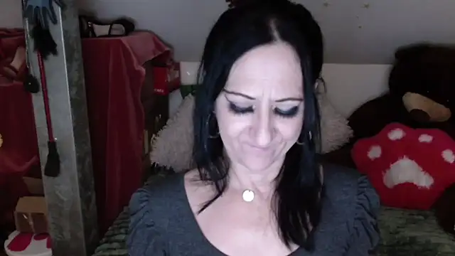 Snapshot of DebraMilf chatting on January 2025 02:48:01 AM DebraMilf online show from January 2025 02:48:01 AM