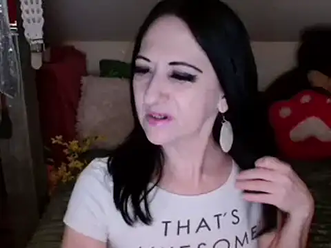 Snapshot of DebraMilf chatting on March 2025 03:37:01 AM DebraMilf online show from March 2025 03:37:01 AM