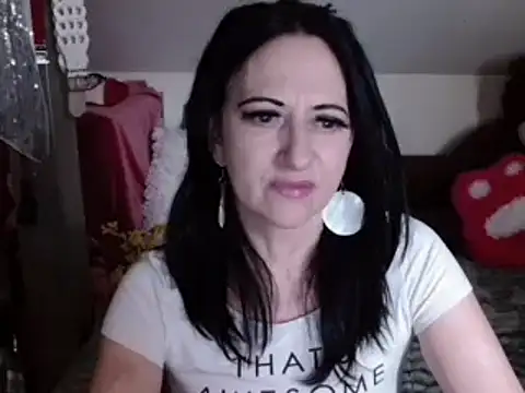 Snapshot of DebraMilf chatting on March 2025 06:42:02 AM DebraMilf online show from March 2025 06:42:02 AM