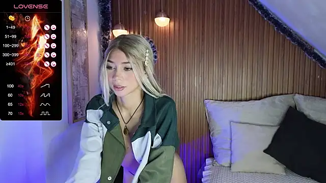 Snapshot of AmelieAxie chatting on January 2025 06:02:02 AM AmelieAxie online show from January 2025 06:02:02 AM