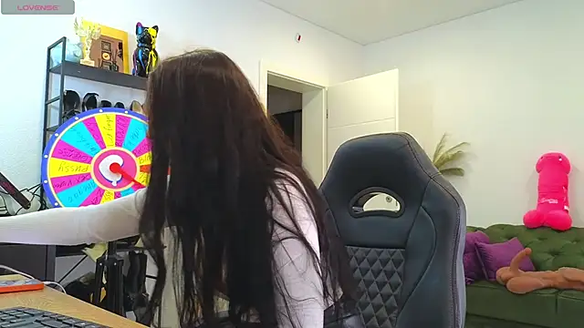 EvaKeks online show from February 2026 07:43:01 PM