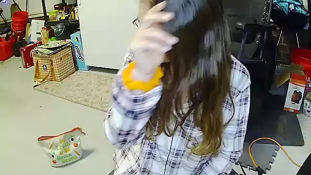 Dakota 02 online show from October 2025 12:20:01 PM