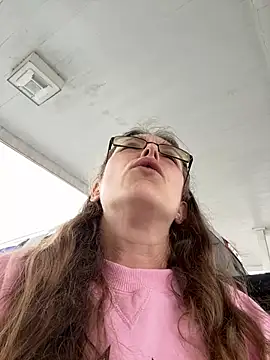 Dakota 02 online show from April 2026 04:15:01 PM