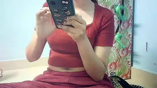 Snapshot of lovelydesi21 chatting on February 2025 12:01:02 PM lovelydesi21 online show from February 2025 12:01:02 PM