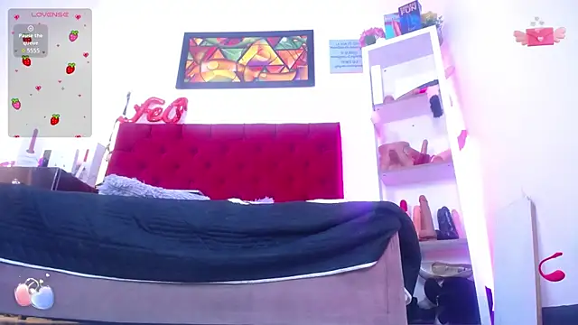 louise nails online show from October 2025 01:42:02 PM