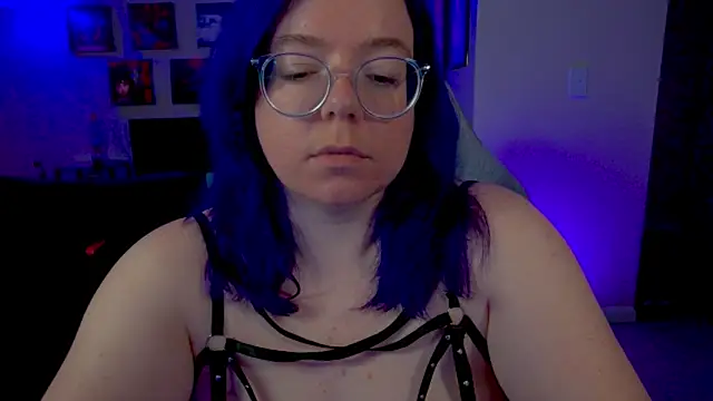Snapshot of KiraSpitQueen chatting on April 2026 03:48:02 AM KiraSpitQueen online show from April 2026 03:48:02 AM