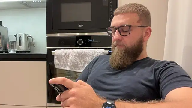 Bear bear  online show from November 2025 11:21:01 AM