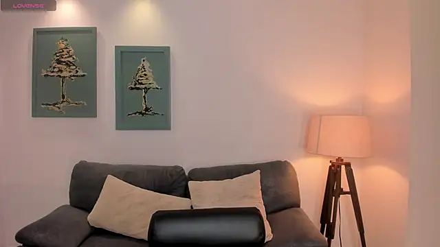 Snapshot of JuanitaClay chatting on December 2024 12:04:01 PM JuanitaClay online show from December 2024 12:04:01 PM